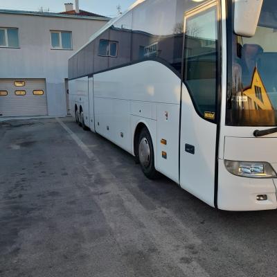 Mercedes-Benz Tourismo RHD L